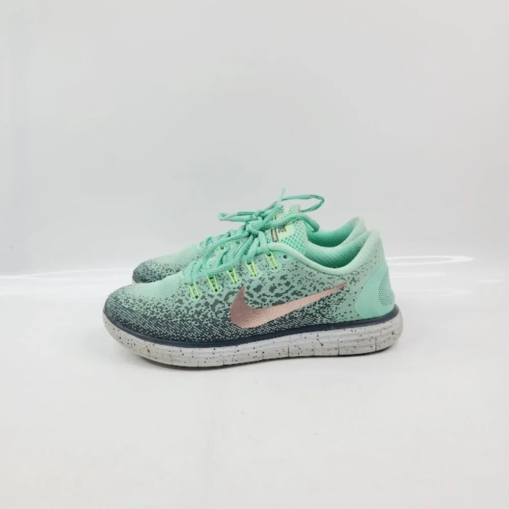 Nike women green